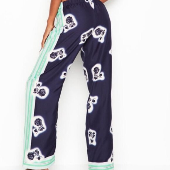 Victoria's Secret LIKE NEW navy blue bold floral print pull on drawstring pants - Picture 2 of 8